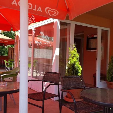 Havanna Etterem Es Vendeghaz Hotel Putnok Bagian luar foto