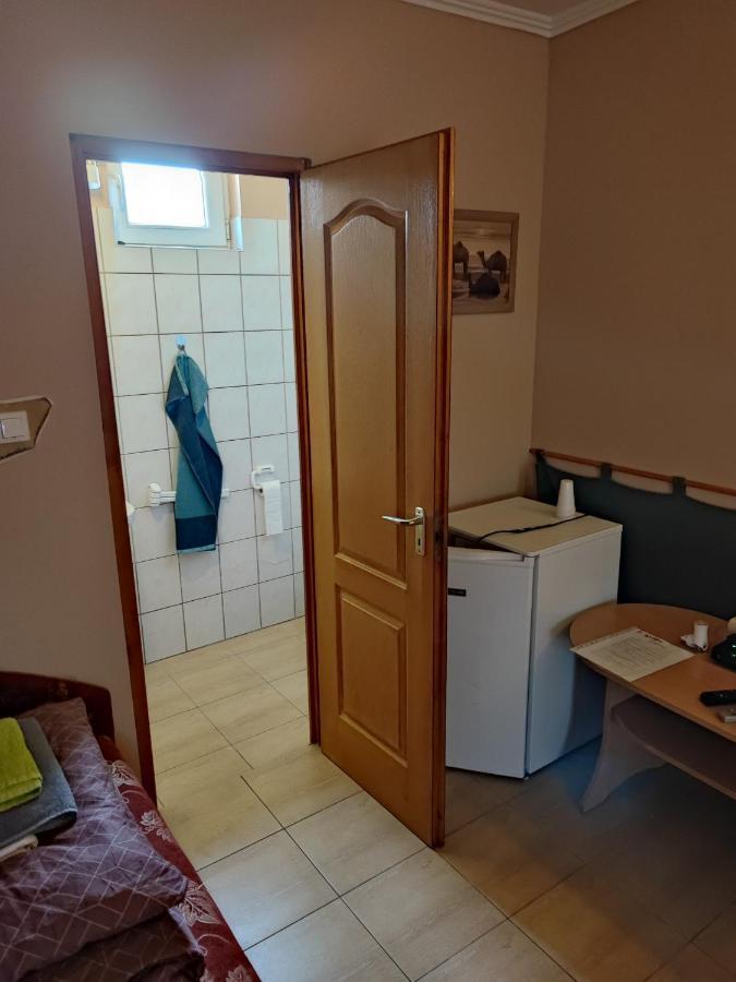 Havanna Etterem Es Vendeghaz Hotel Putnok Bagian luar foto